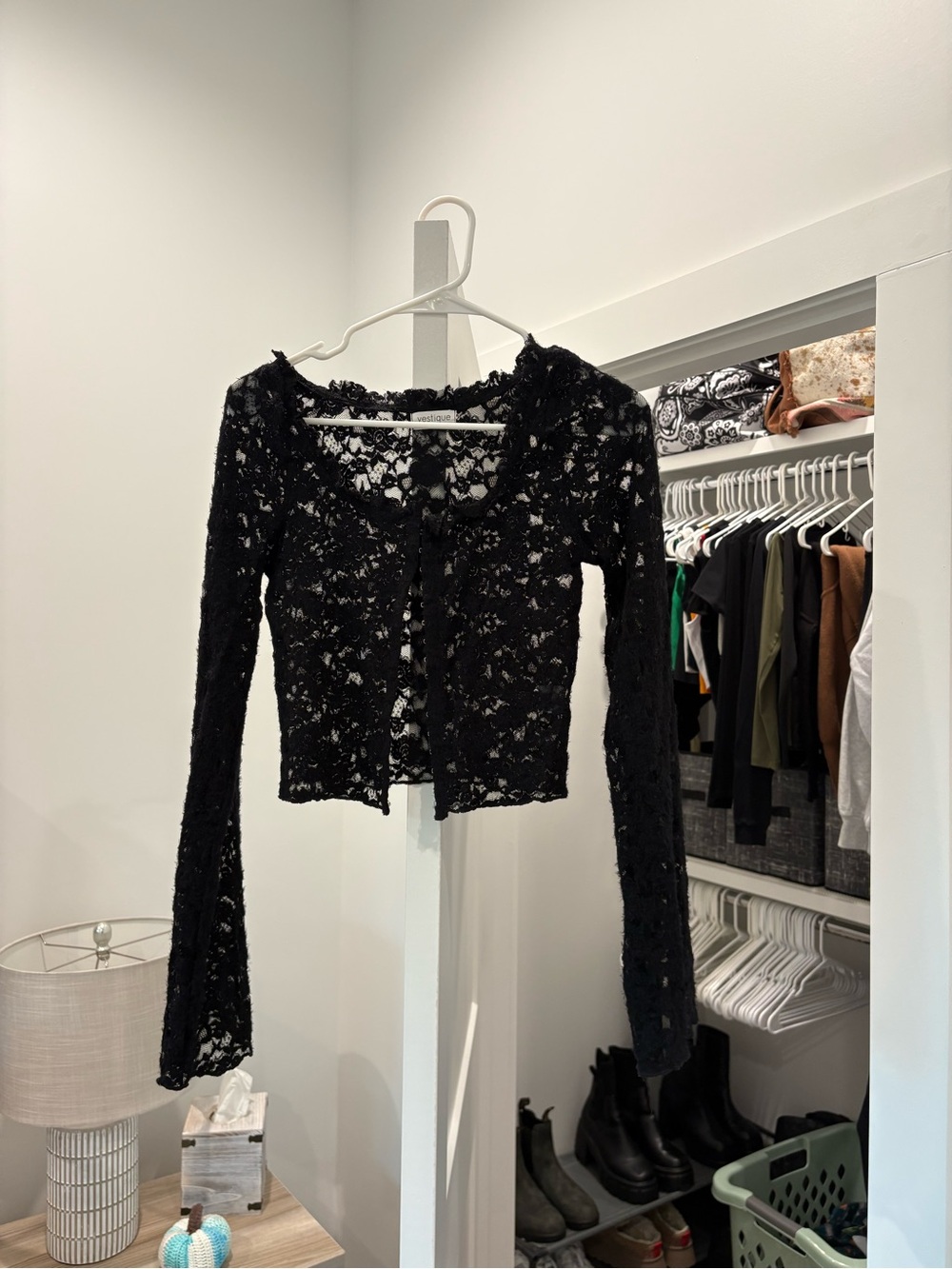 vestique Black Crochet Long-Sleeve Cropped Cardigan